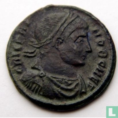  Crispus, AE3, 322 ad, beaten to Aquileia.  - Image 1