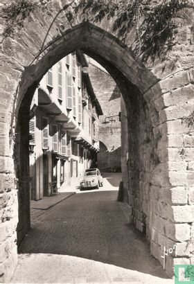 Saint-Jean-Pied-de-Port, Porte du Marché et Rue de l'Eglise - Image 1