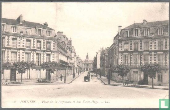 Poitiers, Place de la Préfecture et Rue Victor-Hugo