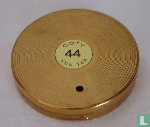 Sun Tan Powder Compact  - Image 3