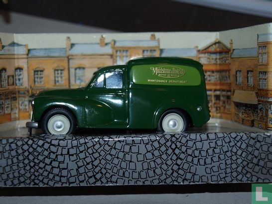 Morris 1000 van ’Maidstone & District'