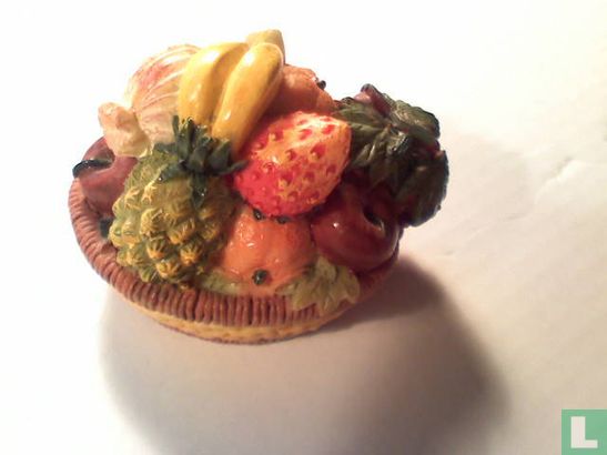 Fruit basket for on bears table - Image 2