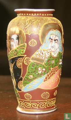Antique Satsuma vase Japonais petit en porcelain Fine Meiji Période H 100 mm B 55 mm  - Image 2