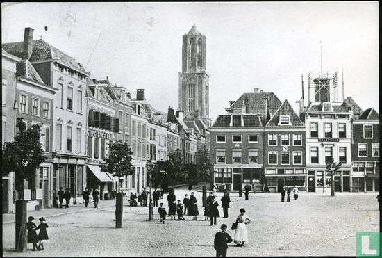 Zuidoosthoek van de Neude met ingang van de Schoutenstraat. ca. 1880 - Bild 1
