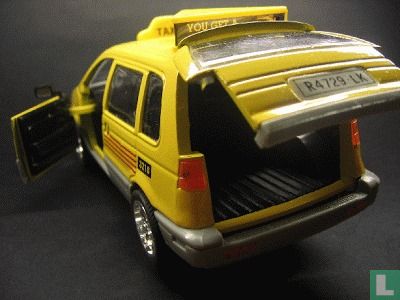 Mitsubishi Space Runner Taxi - Afbeelding 3