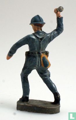 Soldier with hand grenade - Image 2
