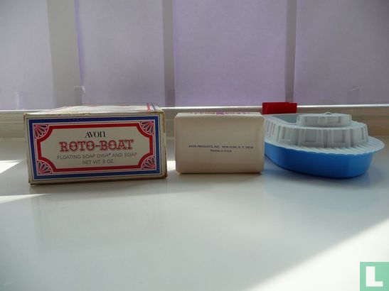 Roto-boat floating soap dish and soap - Image 3