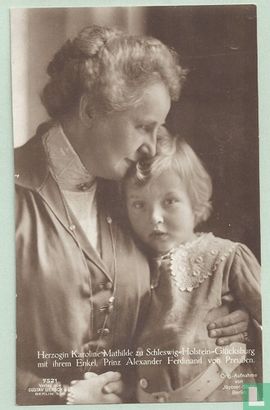 Herzogin Karoline Mathilde zu Schleswig-Holstein-Glucksburg mit ihrem Enkel Prinz Alexander Ferdinand von Preussen