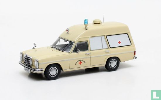 Mercedes-Benz ’Binz' W115 Ambulance - Bild 1