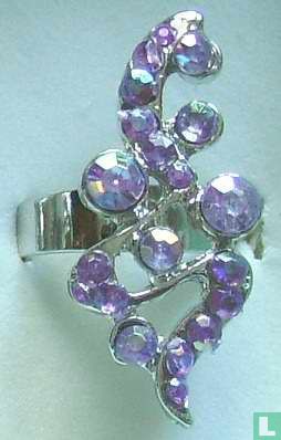 Ring mit lila Zirkonia geschwungen - Bild 1