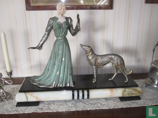 Frau mit Hund