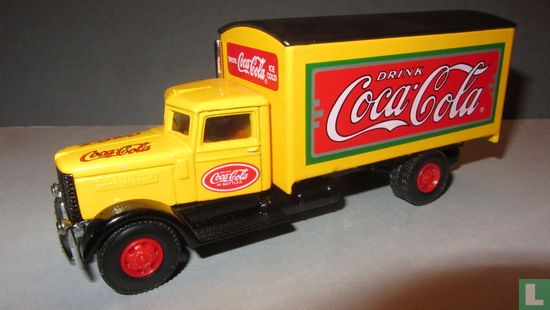 Peterbilt 260 ’Coca-Cola' - Image 1