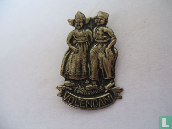 Volendam (couple en costume traditionnel type 2)