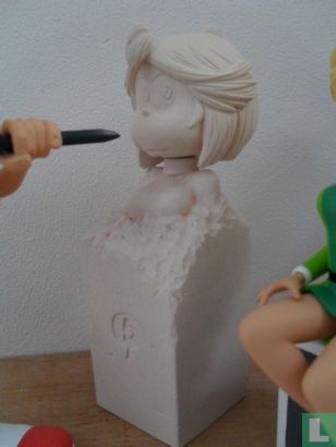 Renaud + statue Cedille - Afbeelding 2