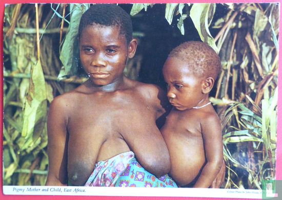 Pygmee Vrouw met kind. Pigmy Mother and Child, East Africa 