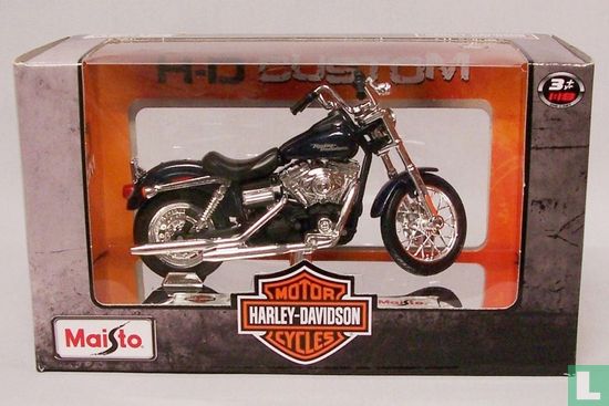 Harley-Davidson FXDBI Dyna Street Bob - Image 1