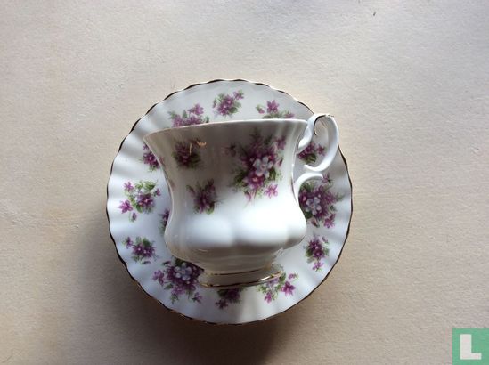 Kop Ø 7,4 cm en schotel - Sweet Violets - Royal Albert - Image 1