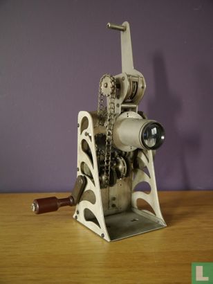 17,5mm projector - Image 1