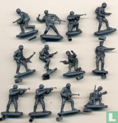 WWII German infantry set 1 Infantry late in the war - Image 3