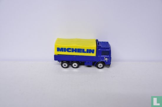Volvo Tilt truck ’Michelin'