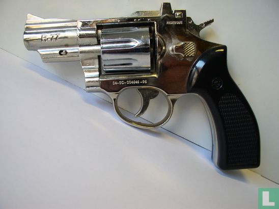 Capitain R77 Revolver - Image 2