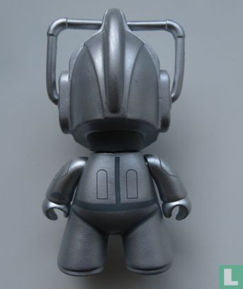 Cyberman Damaged Variant Titans Vinyl Figure  - Afbeelding 3
