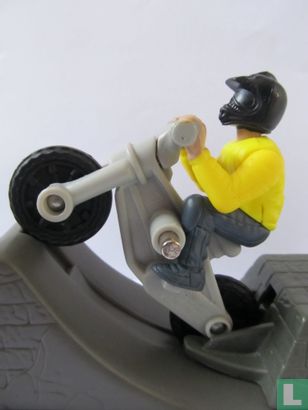 Tony Hawk BMX Rückwärtssalto - Bild 2