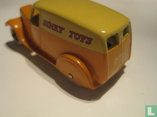 Delivery Van ’Dinky Toys’ - Image 1
