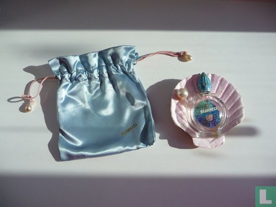 Nearness perfume clam set - Image 1
