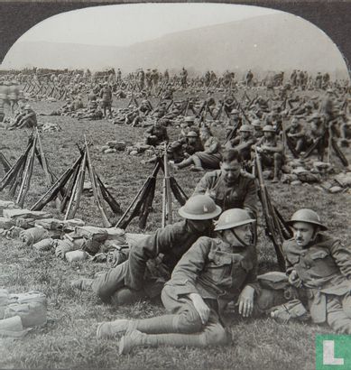 On the Moselle 89th Division Doughboys resting before review, Treves - Bild 2