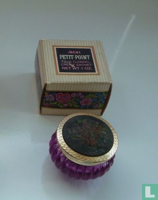 Petit point cream sachet - Image 1