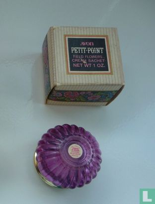 Petit point cream sachet - Image 2