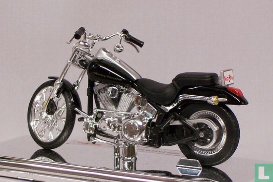 Harley-Davidson FXSTD Softail Deuce - Image 3