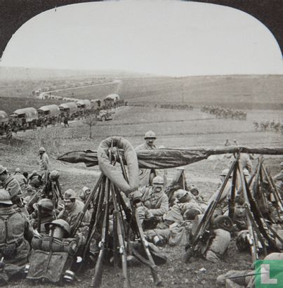 French troops resting after a combat with "Fritz" - Image 2
