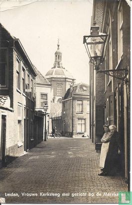Leiden Vrouwe Kerksteeg met gezicht op de Marekerk - Image 1