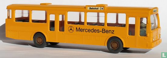 Mercedes-Benz O 305