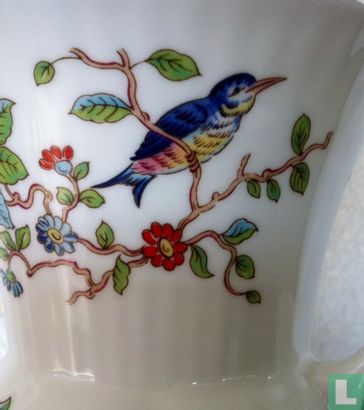 Vase anglais en porcelaine fine bone china - Image 2