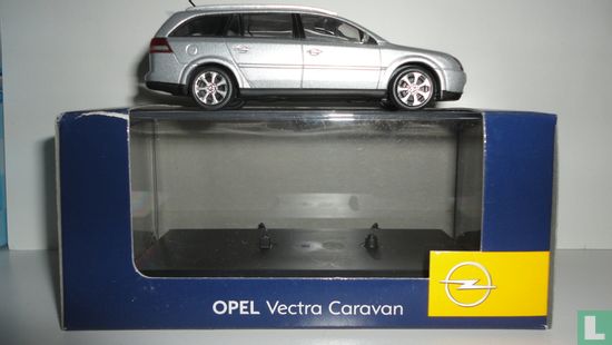 Opel Vectra Caravan - Bild 3