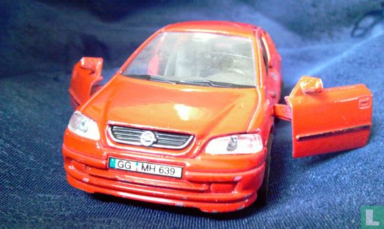 Opel Astra  - Image 1