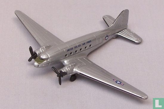 Douglas C-47 - Image 1