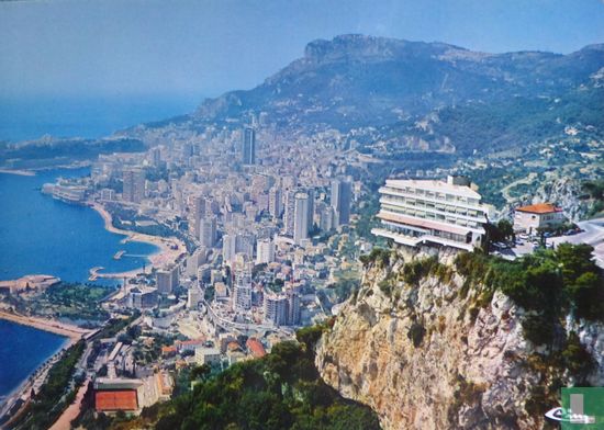 Vue Monaco vanaf Roquebrune Cap Martin (Frankrijk). Vue sur la principauté de monaco