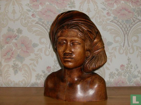 Houtsnijwerk buste Balinese jongedame - Image 1