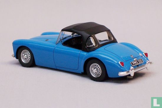 MG A Twin Cam - Image 2
