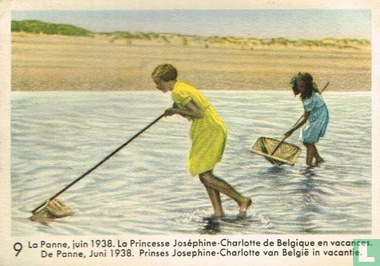 De Panne, Juni 1938. Prinses Josephine-Charlotte van België in vacantie - Image 1