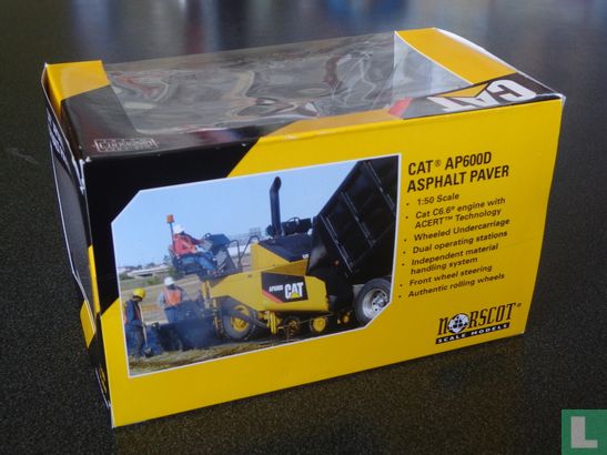 Caterpillar AP600D Asphalt Paver - Image 3