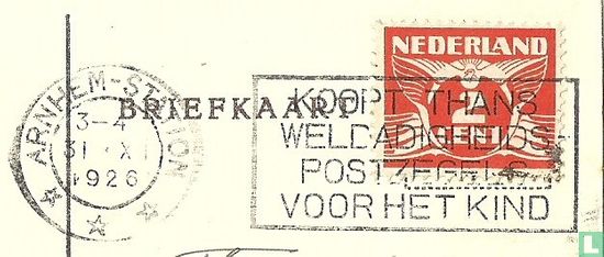 Arnhem-Station - Koopt thans weldadigheids-postzegels voor het kind