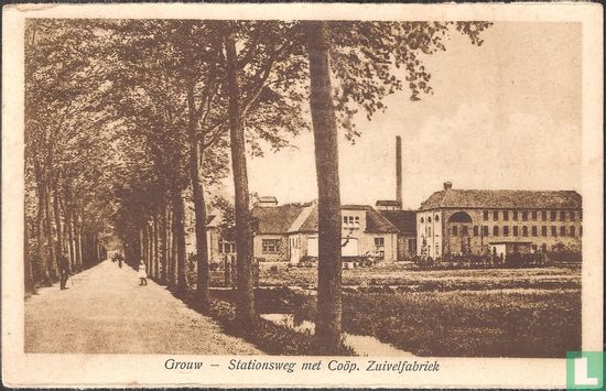 Grouw - Stationsweg met Coöp. Zuivelfabriek - Afbeelding 1