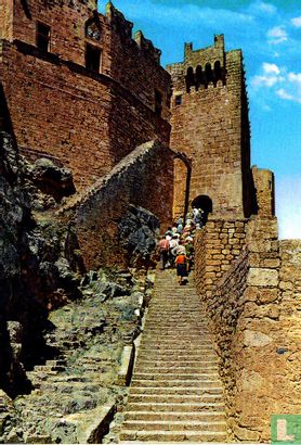 Rhodos - Lindos, Die Freitreppe zu Akropolis mit dem Ritterschloss 