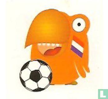 Croky vogel met voetbal - Afbeelding 1