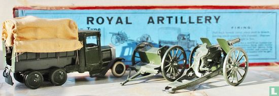 Caterpillar camion couverte avec Royal Canon d'artillerie - Image 1